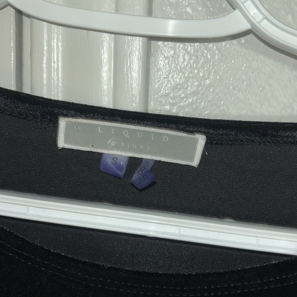 Liquid by sioni velvet black blouse size small brand new - Picture 2 of 4